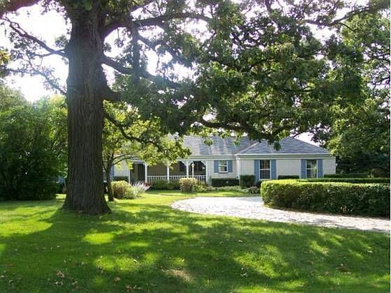 1st image of 4418 E Hillcrest Dr