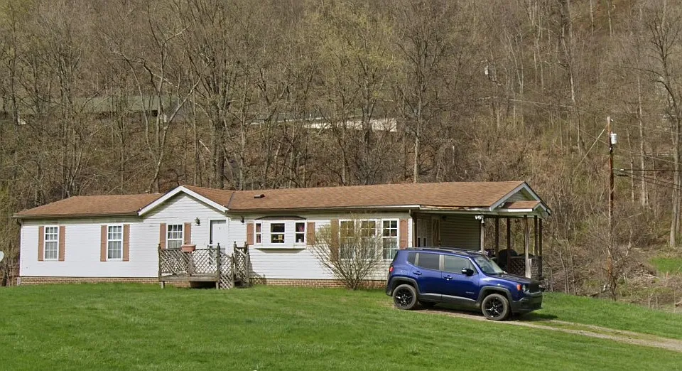 120 Blythe Rd