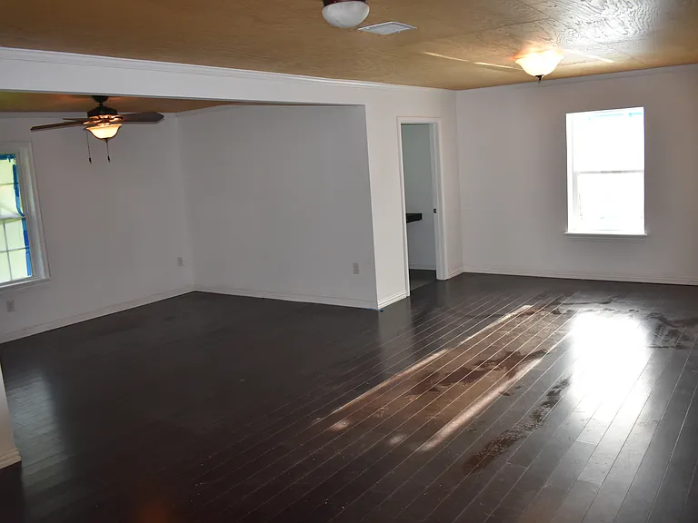 13925 Calhoun Rd — Photo 13