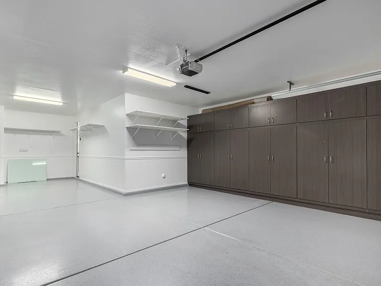 2532 W Corva Dr — Photo 36