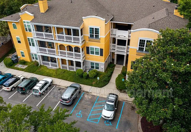1035 Telfair Way — Photo 1