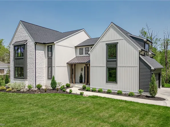 3685 Lewis Rd, Pepper Pike, OH 44124