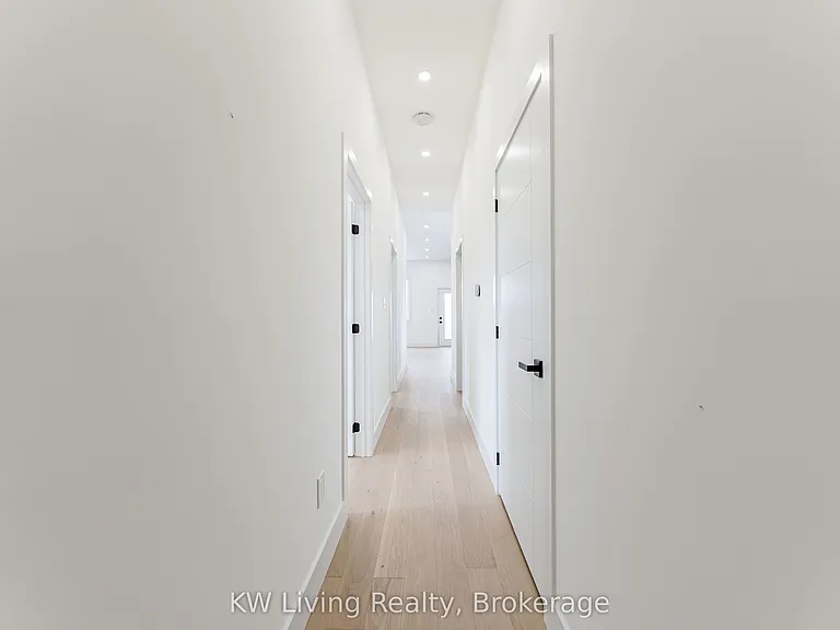 712 Eglinton Ave E — Photo 22