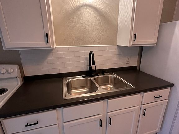 4th image of 116 N 12th St APT B