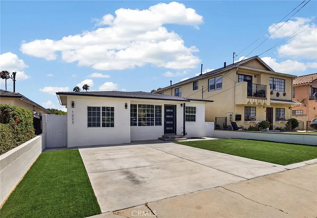 4 bed, 1310 sqft, $4,500 — Photo 1