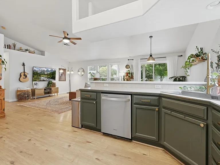 4266 S Fruithill Pl — Photo 3