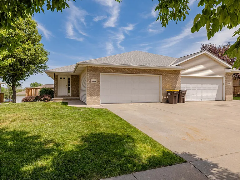 8624 Delphinium Ln — Photo 27