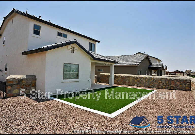 945 Penrith St — Photo 40