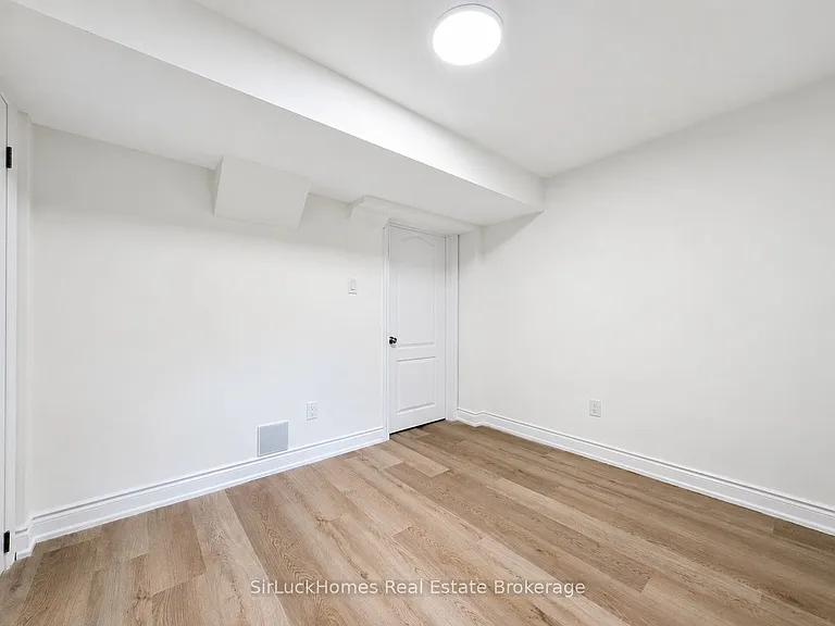 78 Starhill Cres — Photo 20