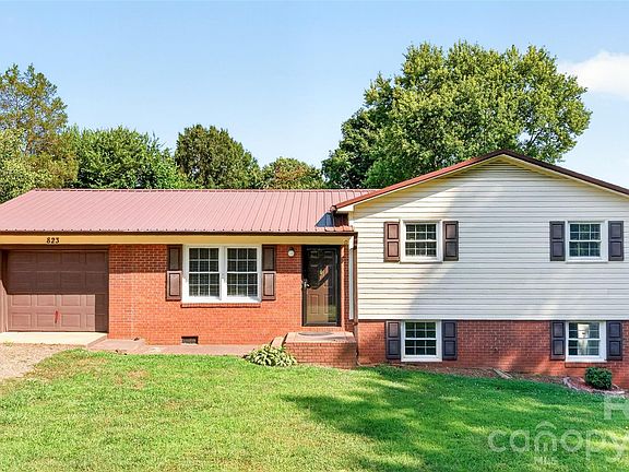 2nd image of 823 Flint Dr