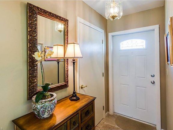 4th image of 1707 Golf Club Dr APT 8