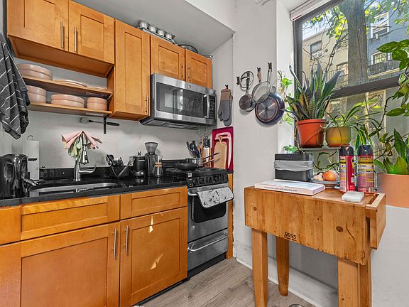 2nd image of 299 Adelphi St APT 106