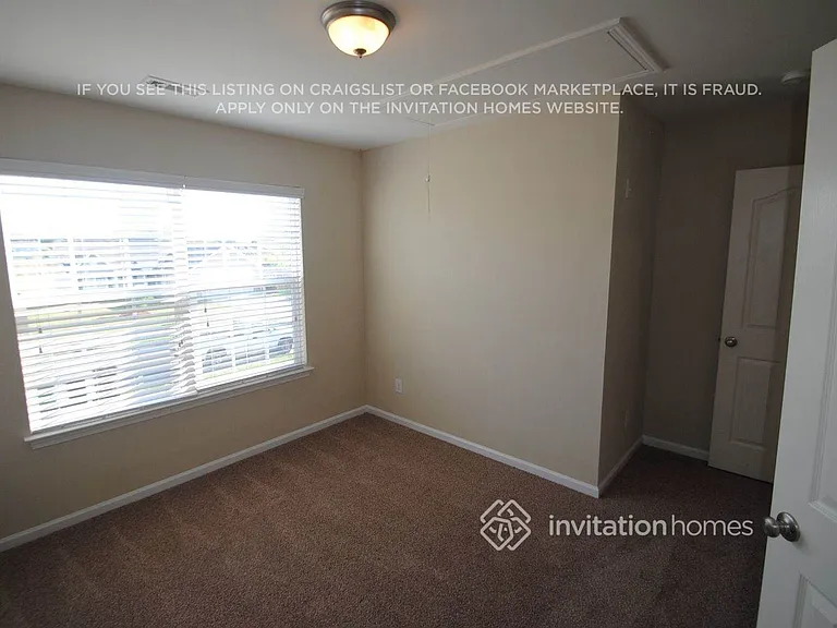 214 Glencroft Dr — Photo 4