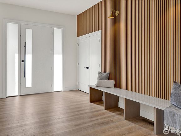4th image of 6076 Mesa Court