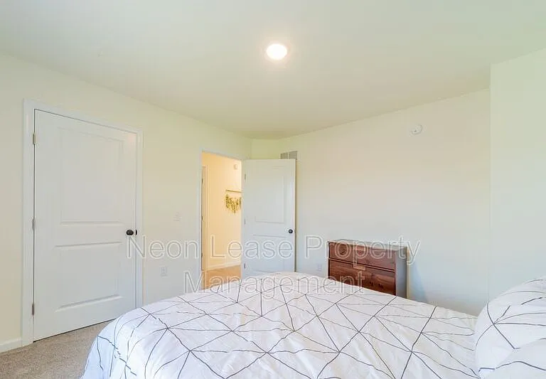 674 N Bedford St — Photo 16