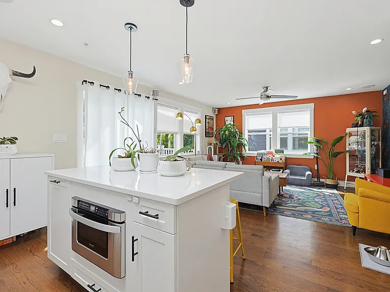 13 Ruthven St #3 — Photo 6