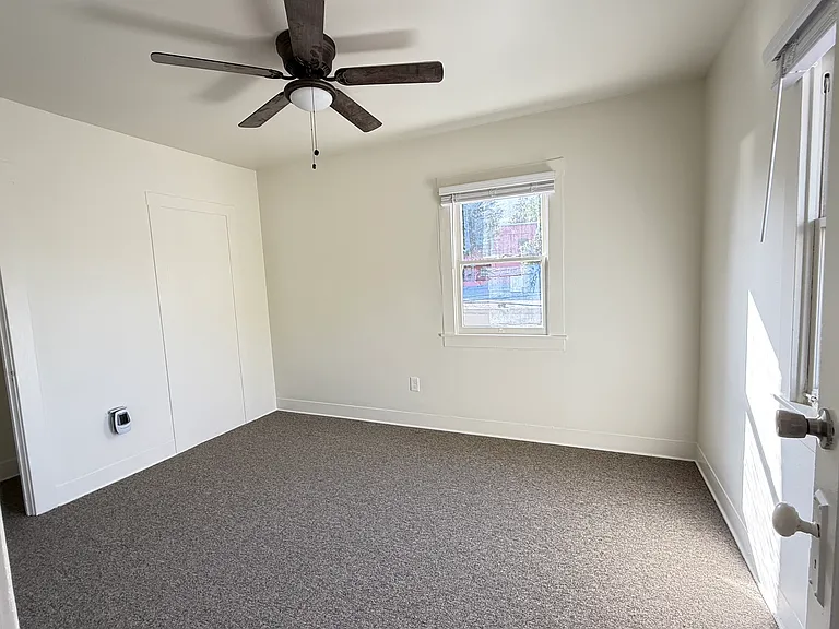 1137 Carmel St — Photo 16