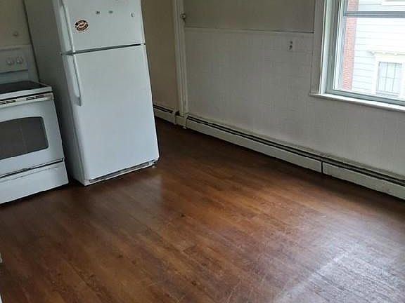 4th image of 244 Lafayette St #2L