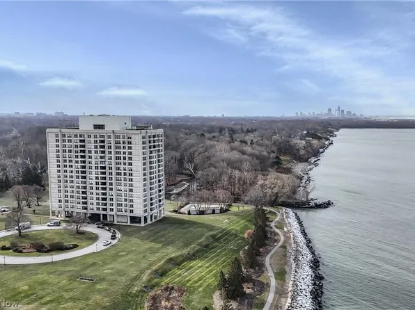 2 Bratenahl Pl APT 5E, Bratenahl, OH 44108