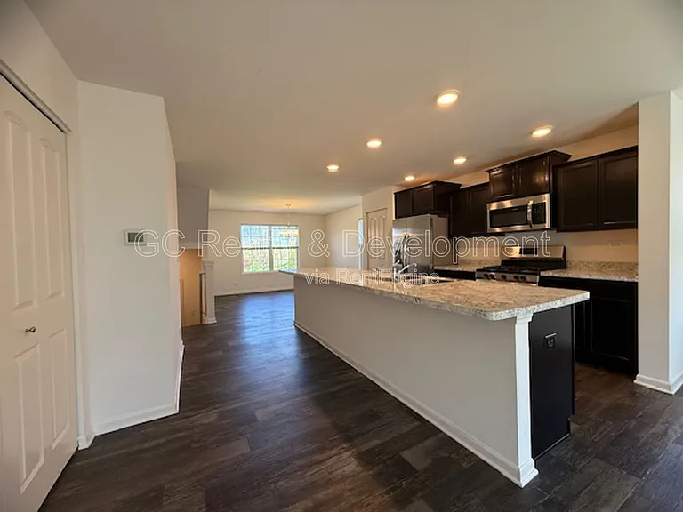 2372 Upland Rd — Photo 6