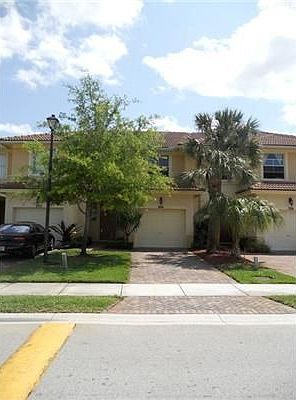 1st image of 204 Seminole Palms Dr