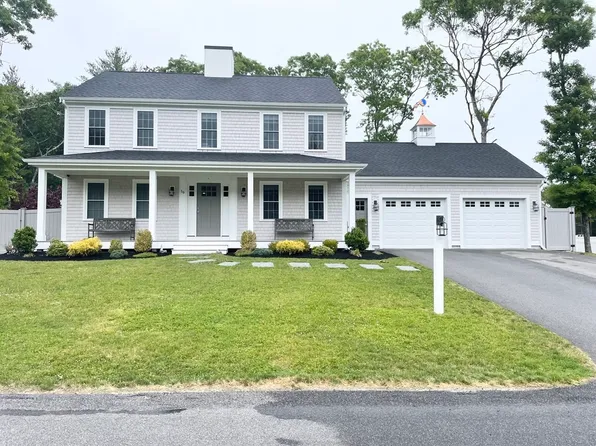 19 Stone Gate Dr, Plymouth, MA 02360