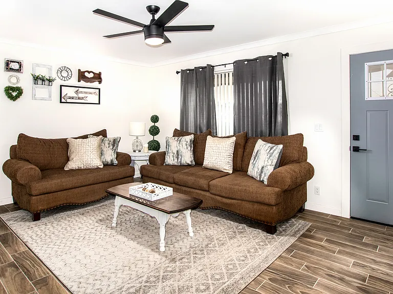 7308 E Pierce St — Photo 16