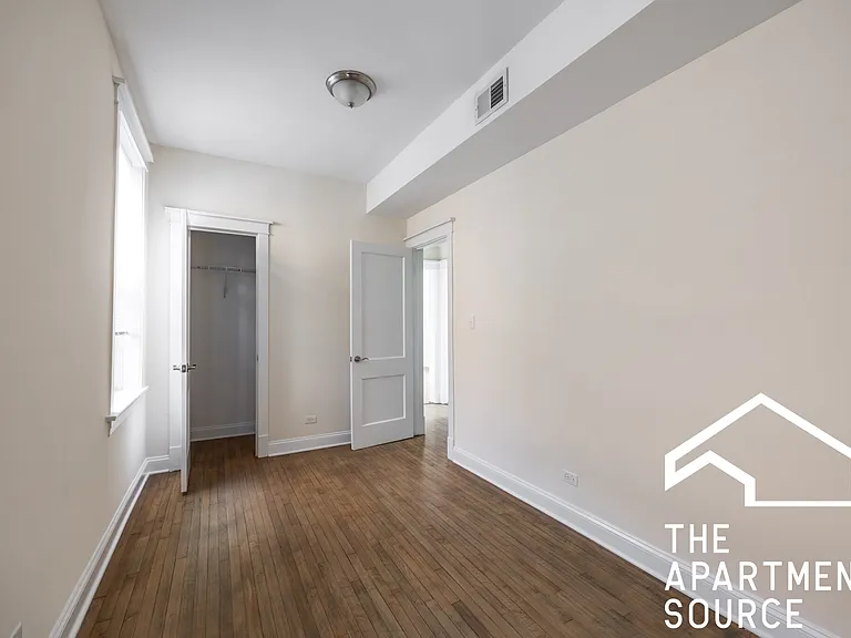 2822 N Troy St #2F — Photo 4
