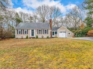 4 Deer Run Ln, Sandwich, MA 02563