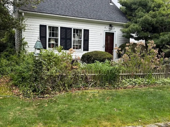 23 Russell Mills Rd, Plymouth, MA 02360