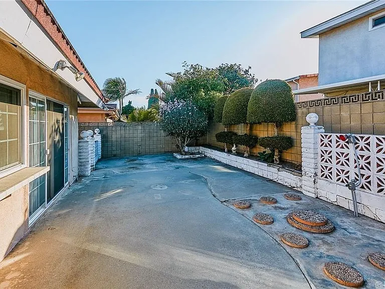 23721 Pasatiempo Ln — Photo 14