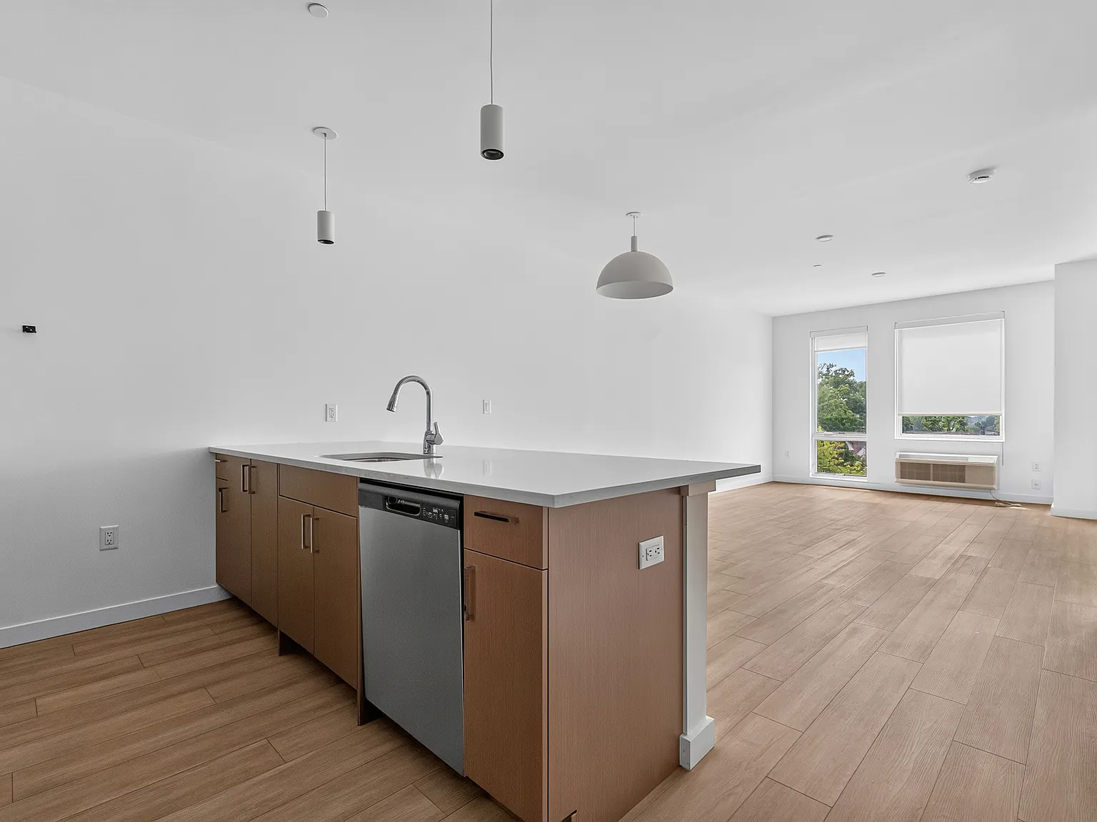 1 bed, 752 sqft, $2,185 — Photo 2