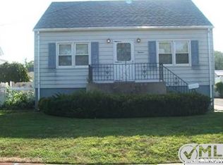 13 Plymouth Ave, Port Monmouth, NJ 07758