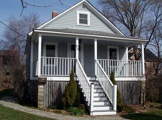 86 Orchard Ave, Barrington, RI 02806