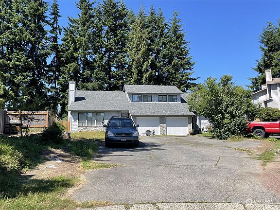 Multi parking spaces!>