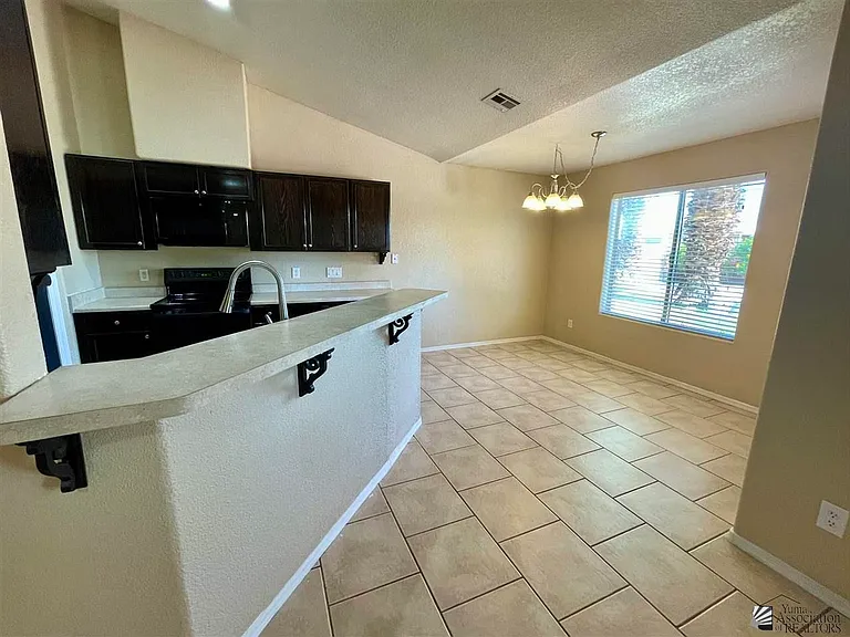 2330 W 22nd Pl — Photo 8