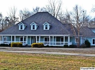 2266 Clemons Rd, Scottsboro, AL 35769