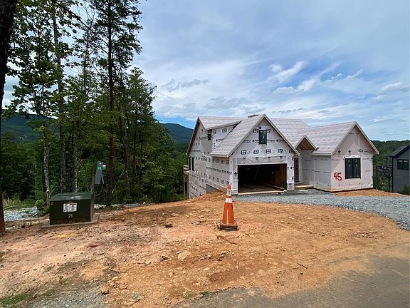 3rd image of 2 Jackson Ridge Ln
