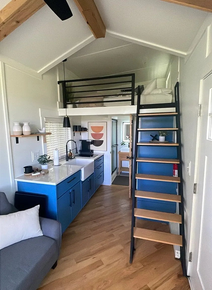 1 bed, 300 sqft, $1,610 — Photo 2