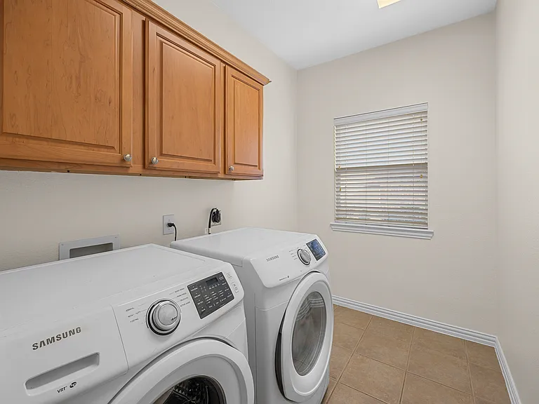 9720 Zembriski Dr — Photo 32