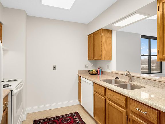 3rd image of 7600 Golden Valley Rd APT 706