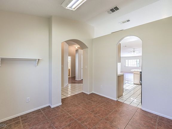 5th image of 5452 Green Palms St