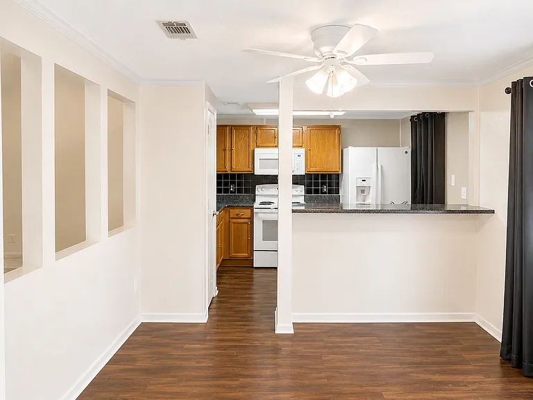3800 Staghorn Cir S — Photo 3