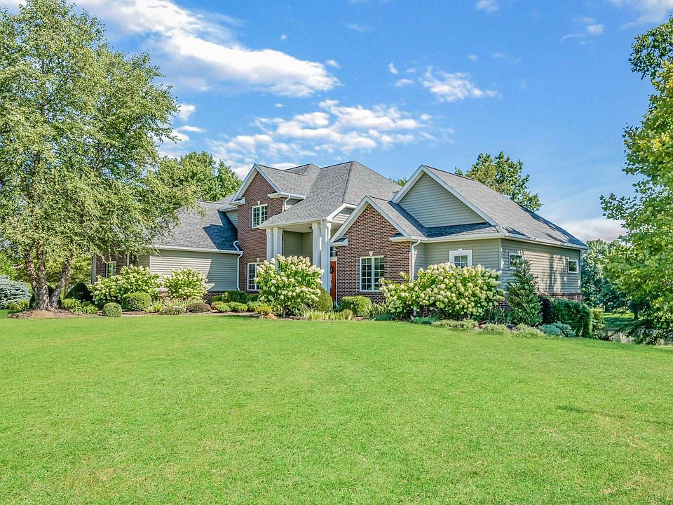 Welcome to 352 St. Clair Court