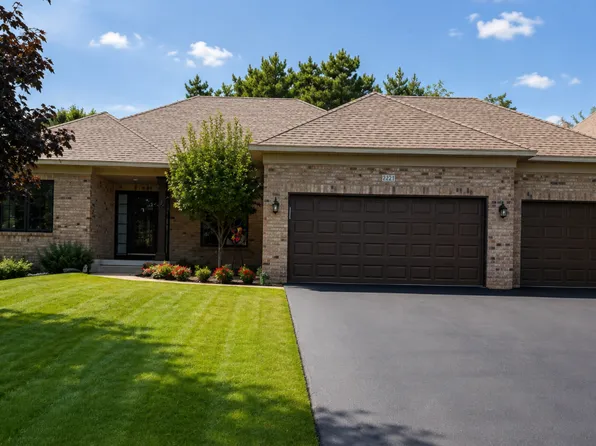 2221 White Pine Ct, Hudson, WI 54016