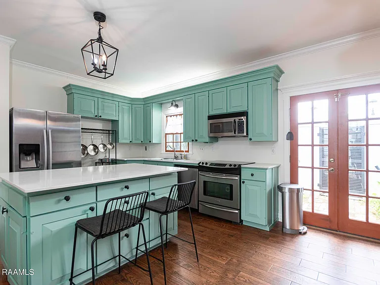 211 Ursuline St — Photo 14