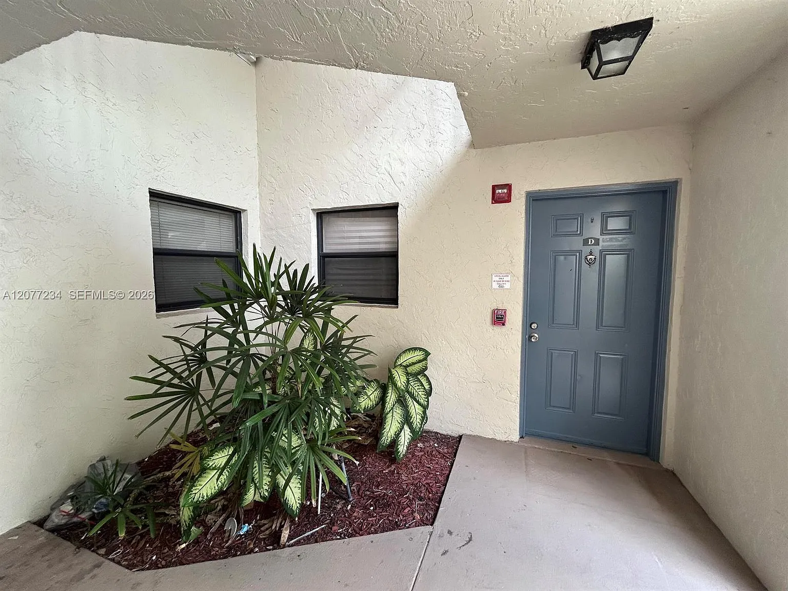 Palm Beach Grande Condo — Photo 2