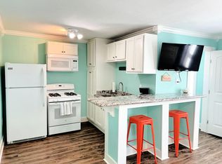 1715 19th St #4, Galveston, TX 77550
