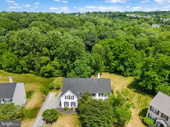 28 Grovehill Ct, Downingtown, PA 19335