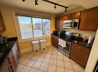208 Holland St #2L, Somerville, MA 02144
